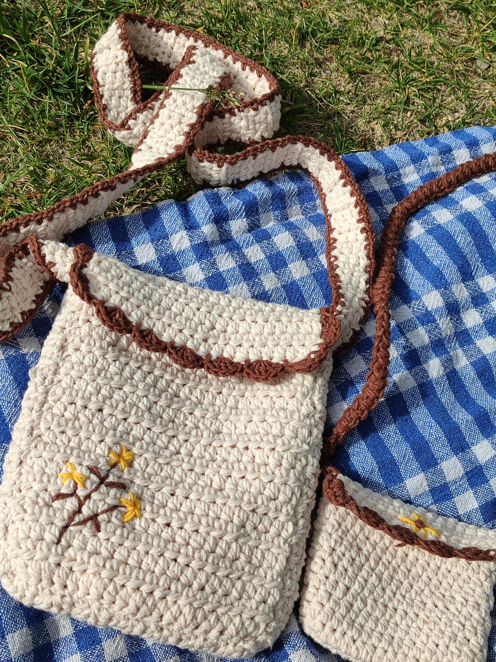 Chī - Sustainable Crochet Fashion